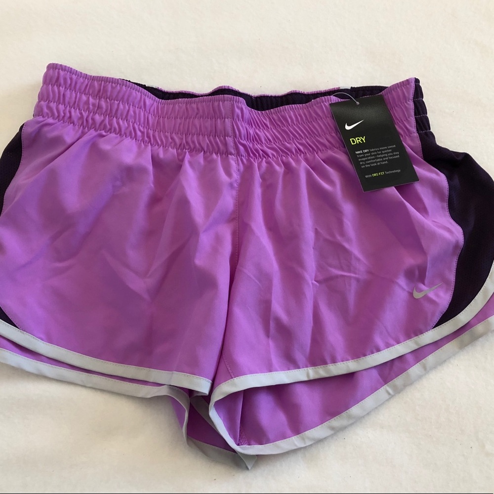 🔥SOLD🔥 NWT Nike Women's DRI-FIT Shorts - Picture 2 of 5